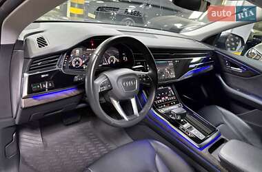 Внедорожник / Кроссовер Audi Q8 2019 в 