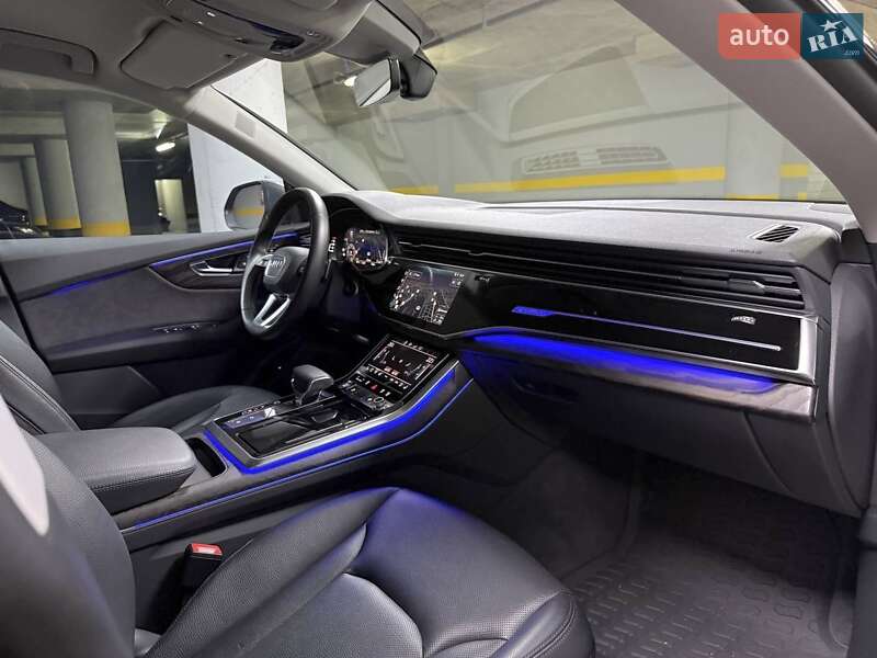 Позашляховик / Кросовер Audi Q8 2019 в Києві