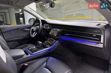 Внедорожник / Кроссовер Audi Q8 2019 в 