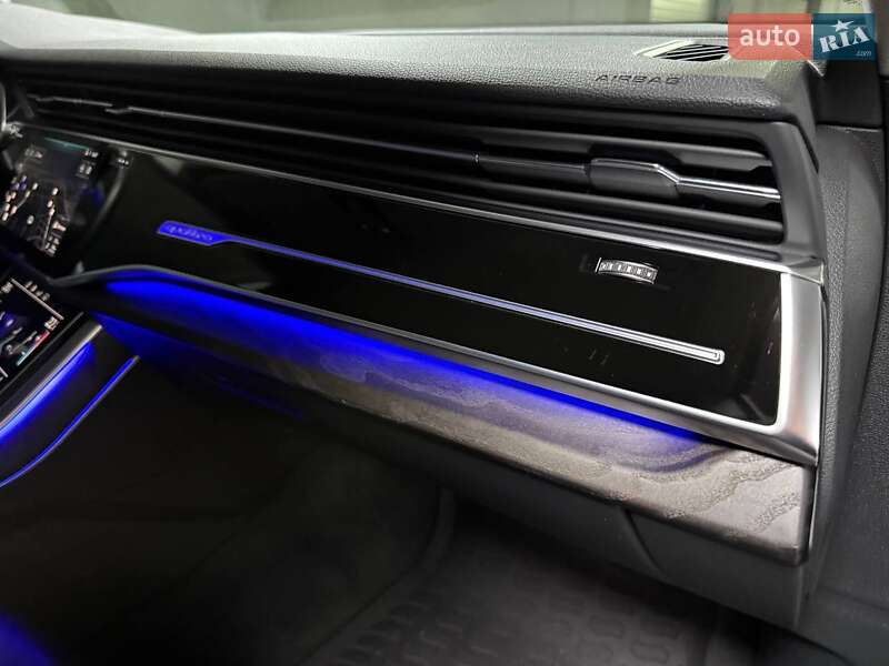 Позашляховик / Кросовер Audi Q8 2019 в Києві