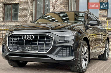 Внедорожник / Кроссовер Audi Q8 2021 в 