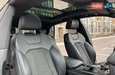 Внедорожник / Кроссовер Audi Q8 2021 в 