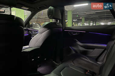 Внедорожник / Кроссовер Audi Q8 2021 в 