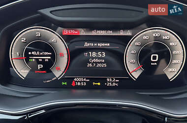 Внедорожник / Кроссовер Audi Q8 2022 в 
