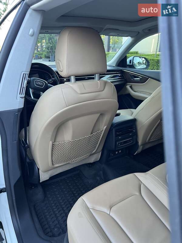 Внедорожник / Кроссовер Audi Q8 2019 в Ужгороде