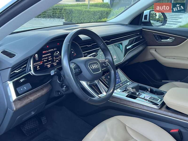 Внедорожник / Кроссовер Audi Q8 2019 в Ужгороде
