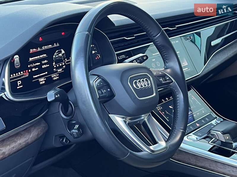 Внедорожник / Кроссовер Audi Q8 2019 в Ужгороде