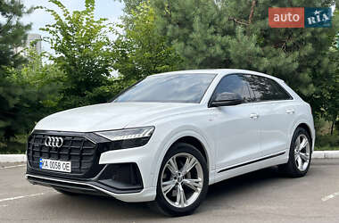 Позашляховик / Кросовер Audi Q8 2020 в 