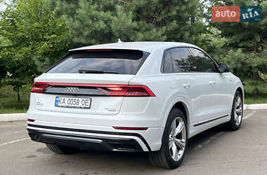 Позашляховик / Кросовер Audi Q8 2020 в 