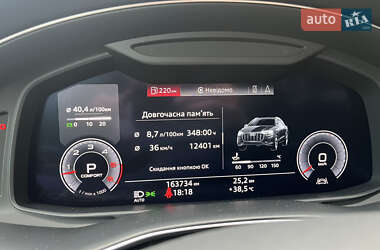 Позашляховик / Кросовер Audi Q8 2020 в 