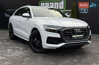 Внедорожник / Кроссовер Audi Q8 2023 в 