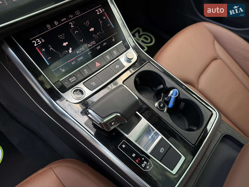 Внедорожник / Кроссовер Audi Q8 2023 в Киеве