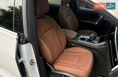 Внедорожник / Кроссовер Audi Q8 2023 в 