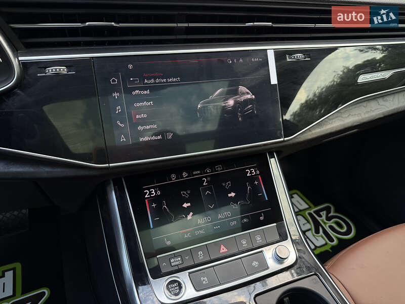 Внедорожник / Кроссовер Audi Q8 2023 в Киеве