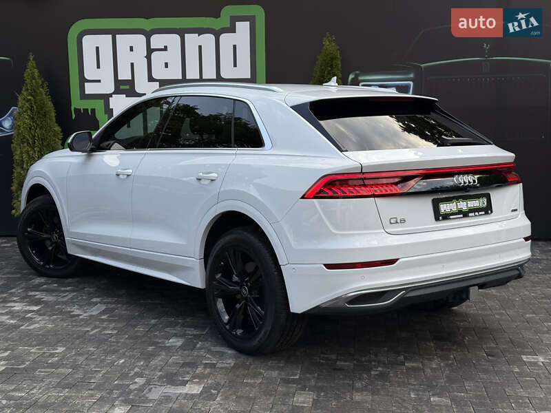 Внедорожник / Кроссовер Audi Q8 2023 в Киеве