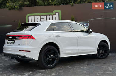 Внедорожник / Кроссовер Audi Q8 2023 в 