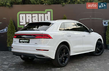 Внедорожник / Кроссовер Audi Q8 2023 в 