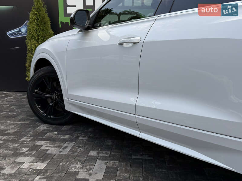 Внедорожник / Кроссовер Audi Q8 2023 в Киеве