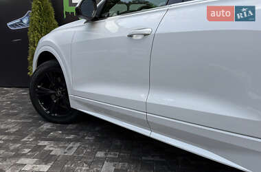 Внедорожник / Кроссовер Audi Q8 2023 в 
