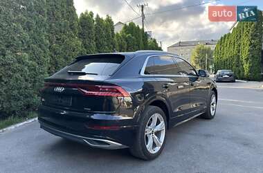 Внедорожник / Кроссовер Audi Q8 2021 в 