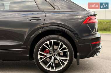 Внедорожник / Кроссовер Audi Q8 2021 в 