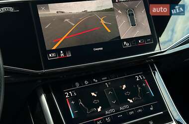Внедорожник / Кроссовер Audi Q8 2021 в 