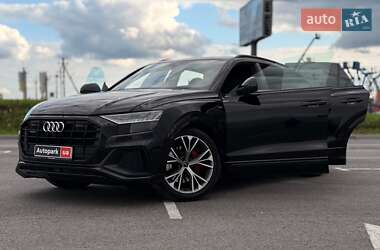Внедорожник / Кроссовер Audi Q8 2021 в 