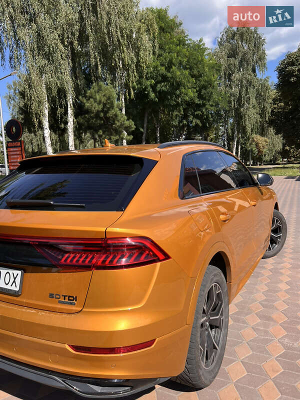 Внедорожник / Кроссовер Audi Q8 2020 в Лубнах