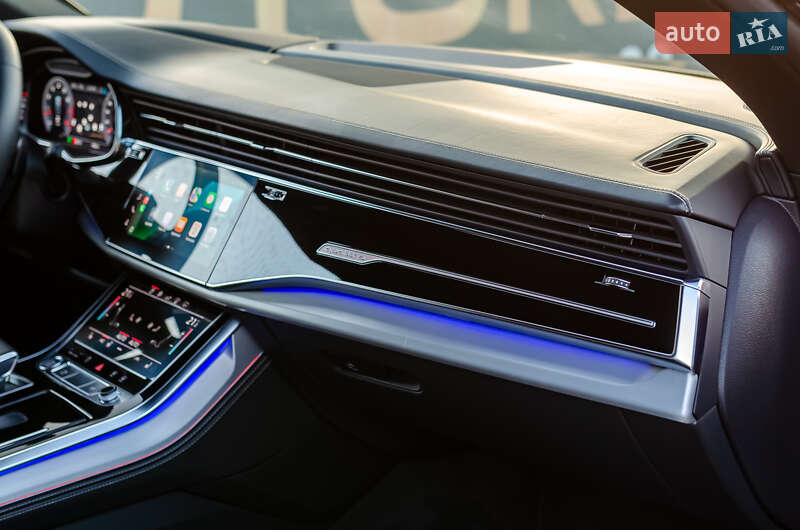 Внедорожник / Кроссовер Audi Q8 2019 в Киеве