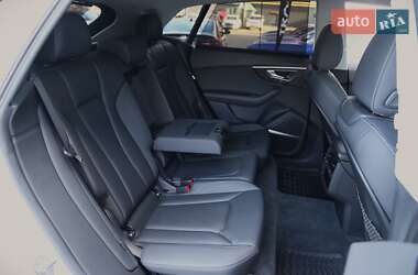 Внедорожник / Кроссовер Audi Q8 2022 в 