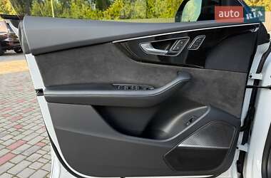 Внедорожник / Кроссовер Audi Q8 2020 в 