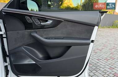 Внедорожник / Кроссовер Audi Q8 2020 в 