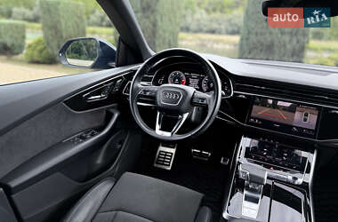 Внедорожник / Кроссовер Audi Q8 2021 в 