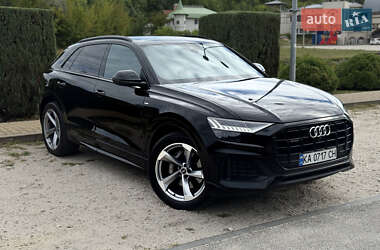 Внедорожник / Кроссовер Audi Q8 2021 в 