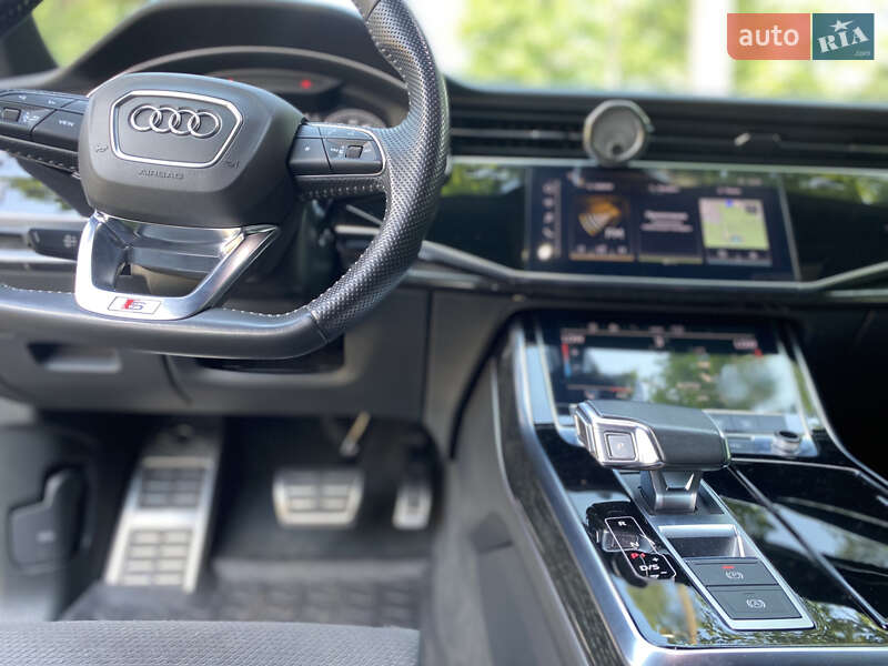 Внедорожник / Кроссовер Audi Q8 2020 в Киеве