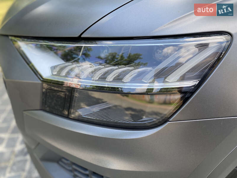 Внедорожник / Кроссовер Audi Q8 2020 в Киеве