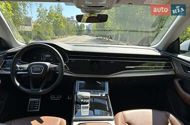 Внедорожник / Кроссовер Audi Q8 2020 в 