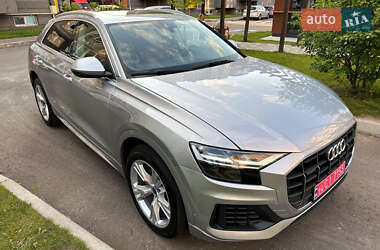 Внедорожник / Кроссовер Audi Q8 2022 в 