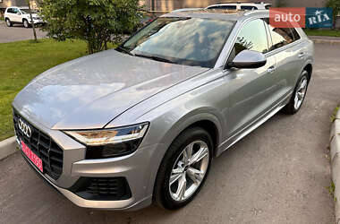 Внедорожник / Кроссовер Audi Q8 2022 в 
