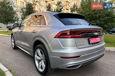 Внедорожник / Кроссовер Audi Q8 2022 в 