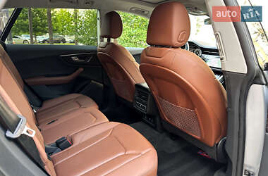 Внедорожник / Кроссовер Audi Q8 2022 в 