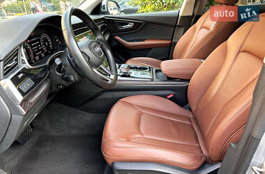 Внедорожник / Кроссовер Audi Q8 2022 в 