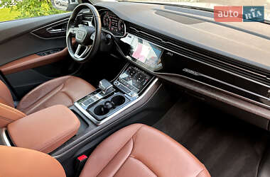 Внедорожник / Кроссовер Audi Q8 2022 в 