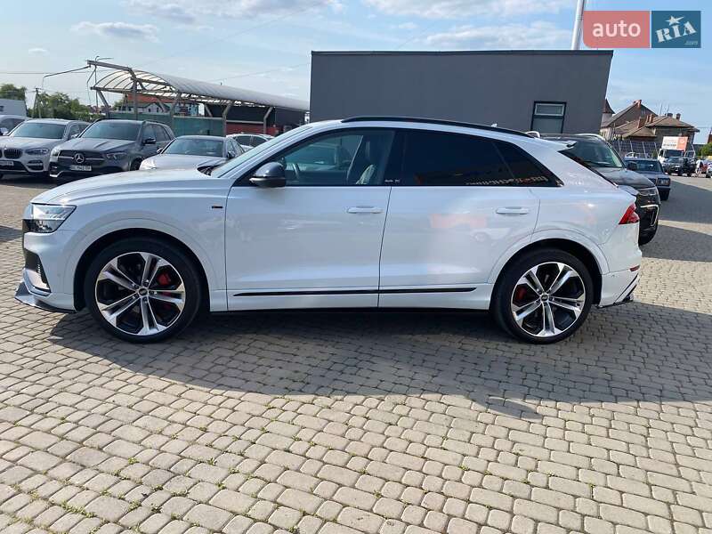 Внедорожник / Кроссовер Audi Q8 2021 в Львове