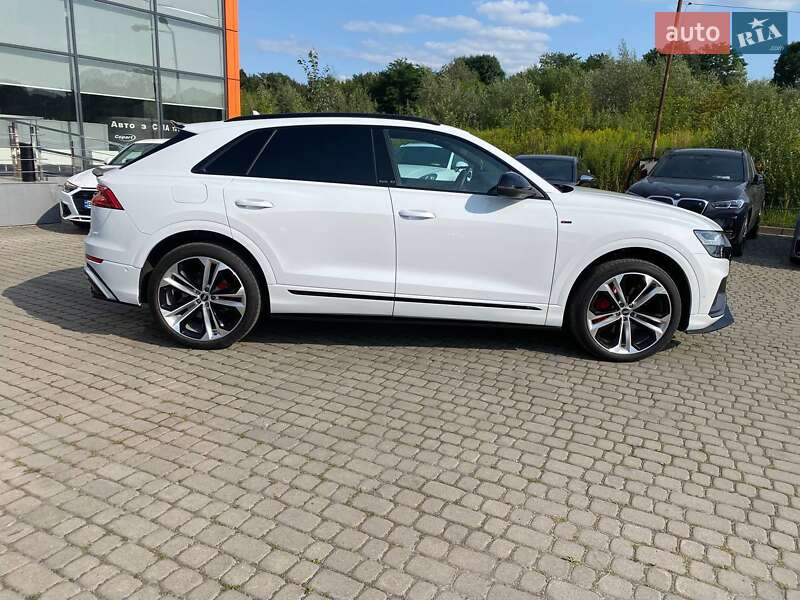 Внедорожник / Кроссовер Audi Q8 2021 в Львове