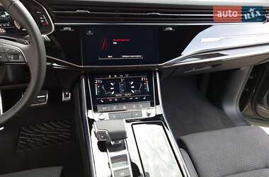Внедорожник / Кроссовер Audi Q8 2023 в 