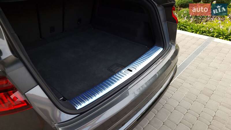 Внедорожник / Кроссовер Audi Q8 2023 в Киеве