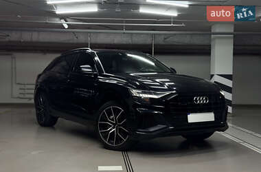 Внедорожник / Кроссовер Audi Q8 2018 в 