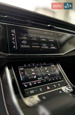 Внедорожник / Кроссовер Audi Q8 2019 в 