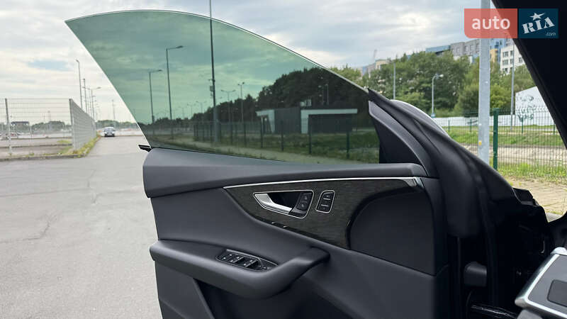 Внедорожник / Кроссовер Audi Q8 2018 в Шептицькому